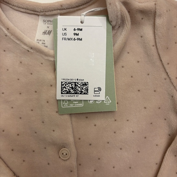 HM Baby Sophie the Giraffe Velvet Two Piece Set - Picture 3 of 5